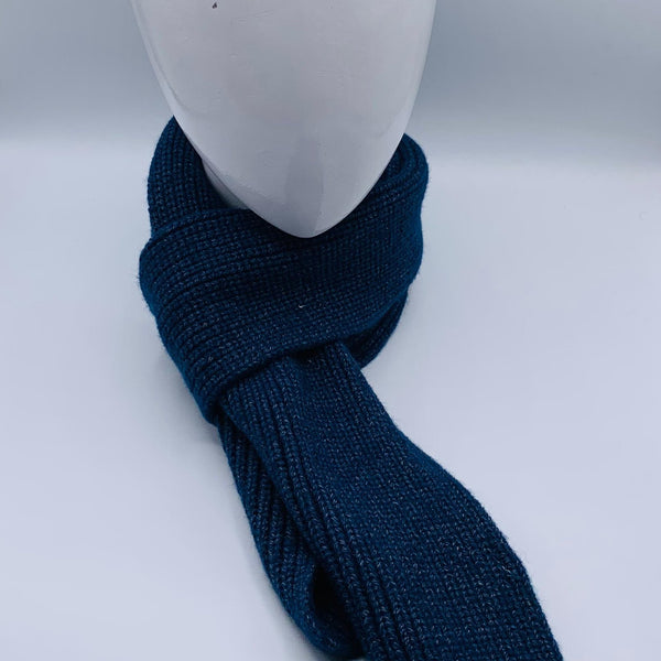 CLASSIC KNITTED BLUE WINTER MUFFLER