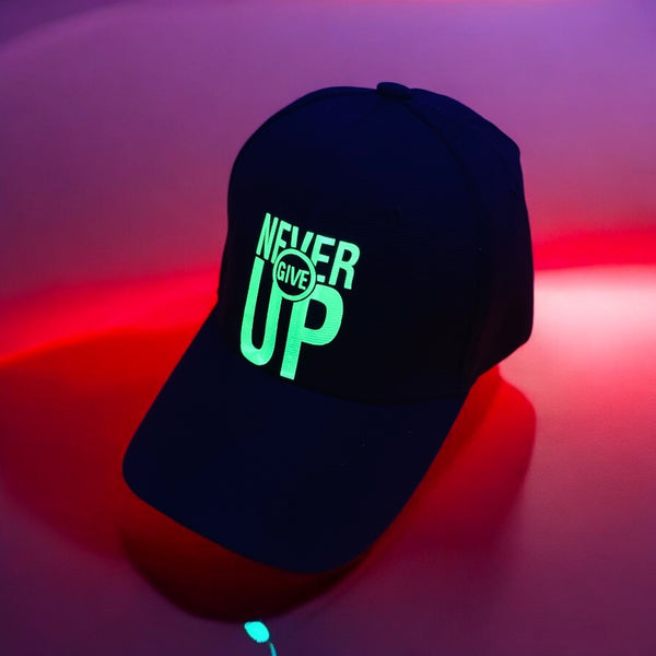 MAD FORCE NEVER GIVE UP CAP GLOW IN THE DARK PLACE