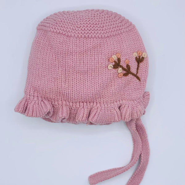 WOOL BABY GIRL CAP WITH EMBROIDERYAND AND STRAP CAP/HAT