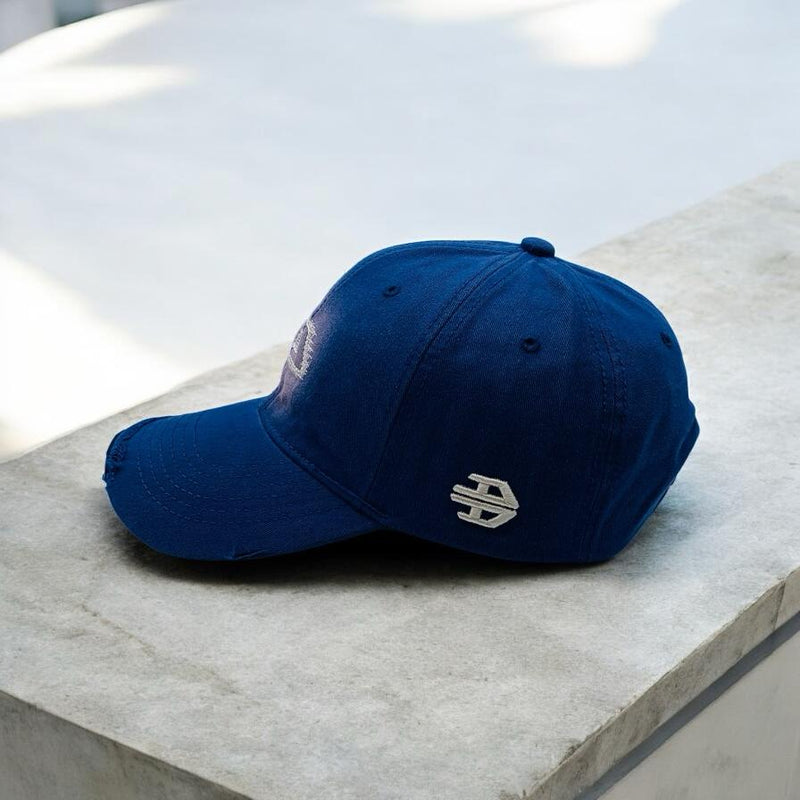 BASEBALL CAP WITH STYLIZED LOGO